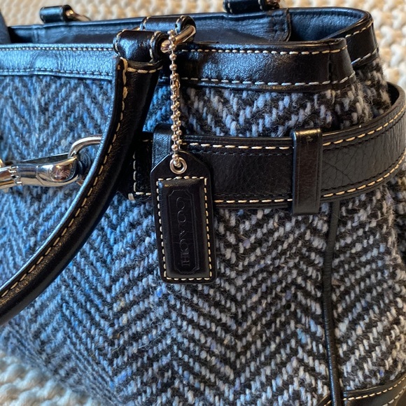 Handbag - Picture 2 of 4